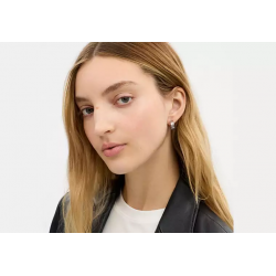 Boucles d’oreilles Coach – dormeuses élégantes avec motif C